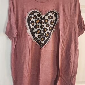 Women's Short Sleeve Heart Graphic Tee - Pink